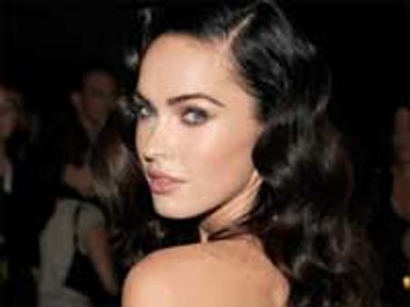 मेगन ने पहने केले जैसे कपड़े