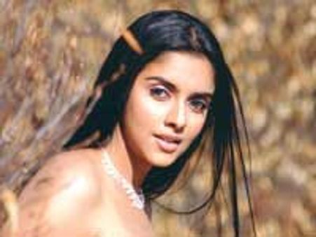 'सलमान के बारे में गॉसिप करते है'