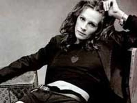 जूलिया की गाड़ी में भारत की झलक