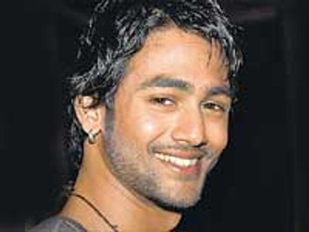 दूसरी बांग्ला फिल्म में शयान मुंशी