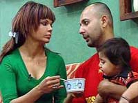 आईटम गर्ल से सुपरमॉम बनी राखी सावंत