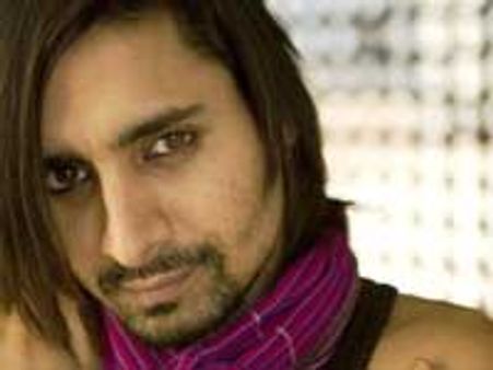 'कमीने' स्‍टार हुआ न्‍यूड