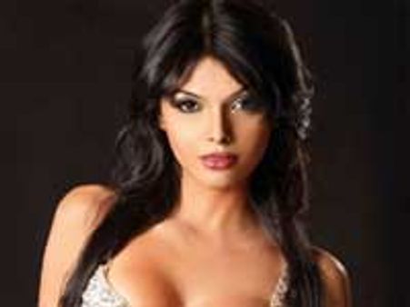 बिग बॉस से बाहर हुईं शर्लिन