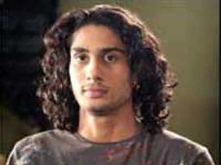 पिता के प्रचार अभियान में प्रतीक