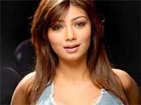 आयशा बरसीं राज ठाकरे पर