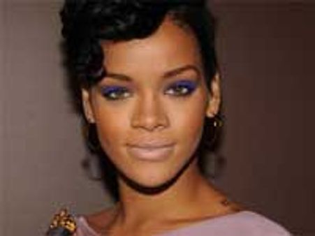 रिहाना ने लॉंच किया अपना पर्फ्यूम