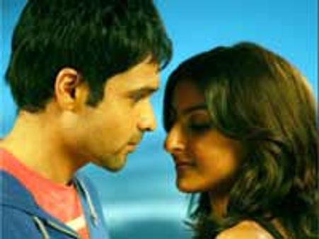 मुंबई बाढ़ की याद दिलाएगी तुम मिले