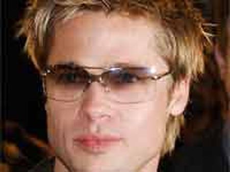 ब्रैड पिट बना रहे हैं शराब