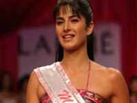 खेलो बार्बी डॉल कैटरीना से