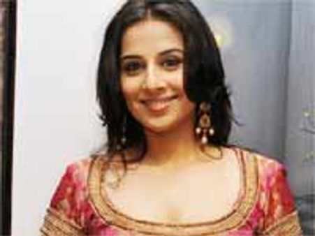 अभद्र शब्दों के इस्तेमाल से डरीं विद्या