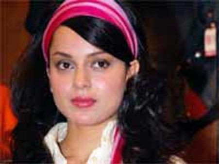 कंगना वापस पहुँची मुंबई