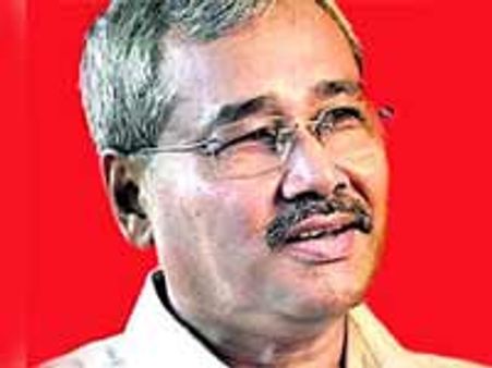 फिल्मों के प्रदर्शन की उचित व्यवस्था हो