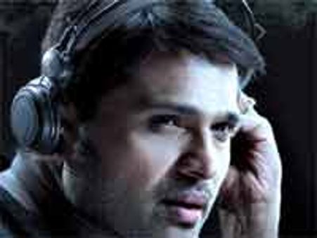 लव फ्रीक्वेंसी पर बजेगा 'रेडियो'