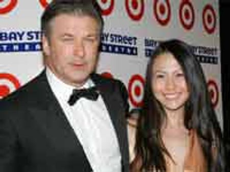 निकोल से बाल्डविन के संबंध समाप्त