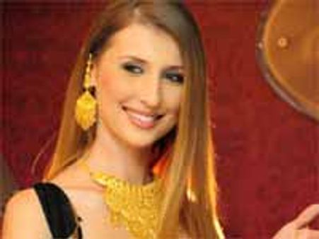 क्लाउडिया बना लेती हैं दाल-रोटी