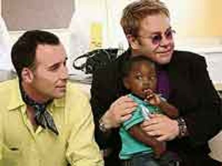 लेव को हमे दे दो: सर जॉन एल्टन