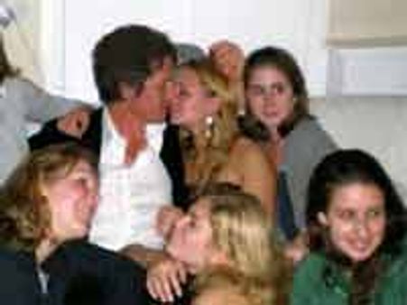 अब अकेले नहीं रहना चाहते ह्यूज ग्रांट