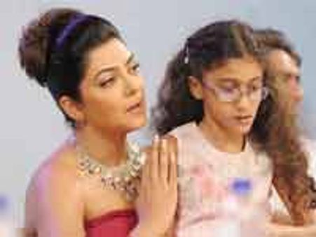 सुश बनीं मम्मी दि ग्रेट