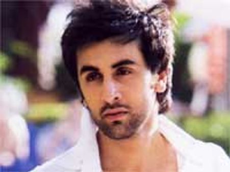 अकेले हैं रनबीर कपूर