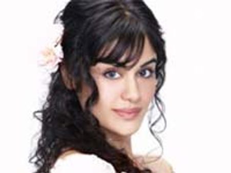 विक्रम भट्ट और अदा शर्मा में ठनी