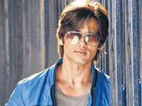 'चांस पे डांस' संघर्ष की कहानी हैं: शाहिद