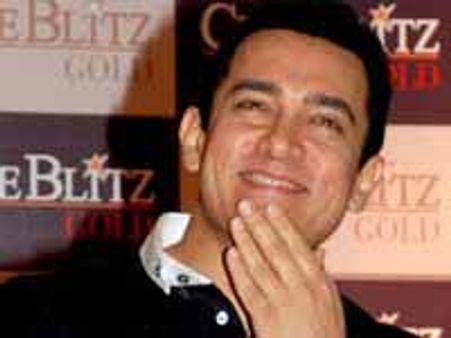 आमिर को मां ने 'ईडियट' बनाया