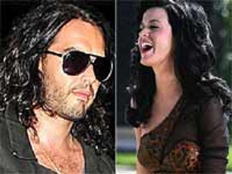 भारत में सगाई की रसेल-कैटी ने