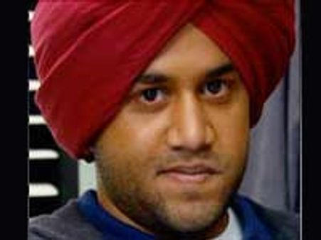 ओमी को कोई नहीं जानता था