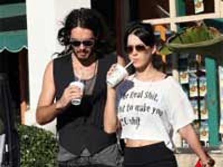 रसेल के बच्चे की मां बनने वाली हैं पेरी