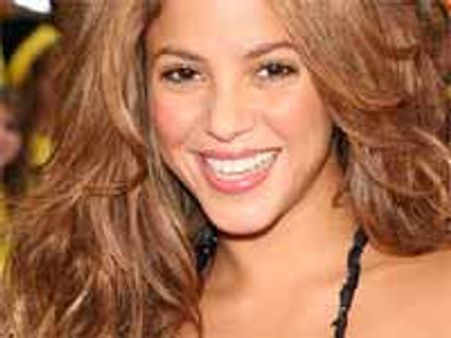 हैती में स्कूल बनाएंगी शकीरा