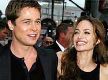 साथ हैं पिट और जोली