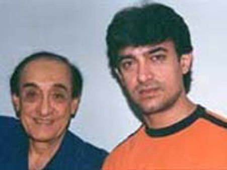 आमिर के पिता ताहिर हुसैन का निधन