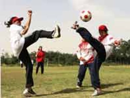 'अफगान गर्ल्स कैन किक' ने जीता दर्शकों का दिल