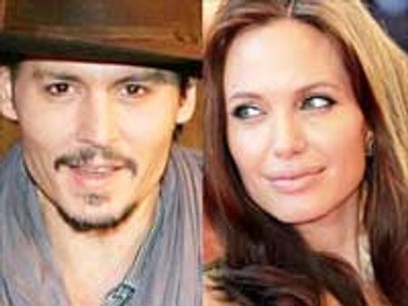 जॉनी को गुडि़या की तरह लगती है जोली