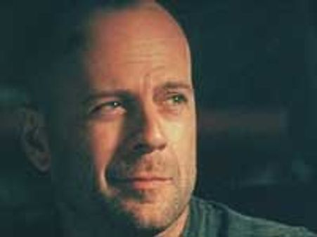 फिलहाल रिटायर नहीं होंगे ब्रूस विलिस