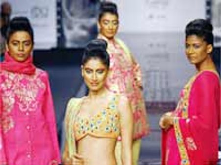 शुरु हुआ विल्स फैशन वीक