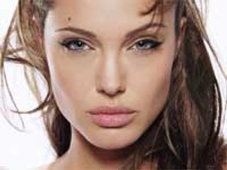 दुष्ट परी बनना चाहती हैं एंजेलिना जोली