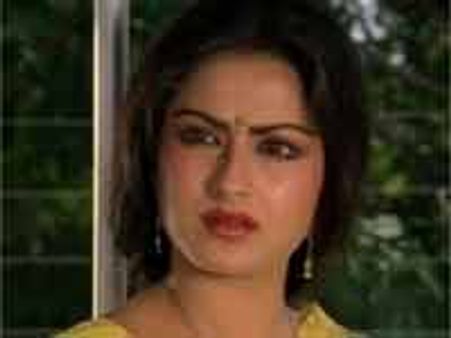 'द जैपनीज वाइफ' से मौसमी चटर्जी की वापसी