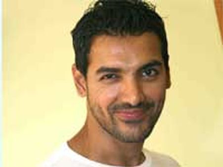 बॉलीवुड स्टार्स को टीवी पर होस्ट करेंगे जॉन