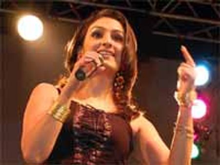 आकृति कक्कड़ का एलबम रीलिज़