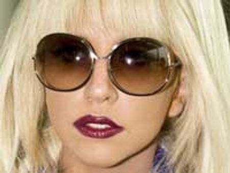 कास्मैटिक सर्जरी नहीं कराएंगी लेडी गागा