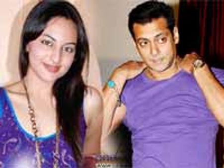 सलमान बने सोनाक्षी के गॉड फादर