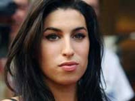 एमी वाइनहाउस फिर पहुंची अस्पताल