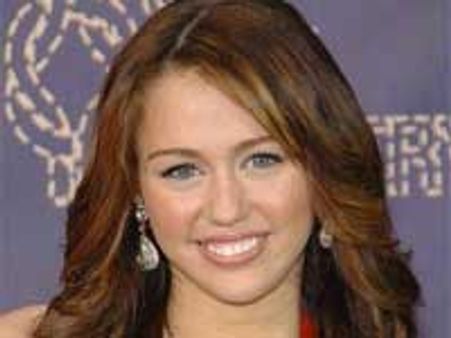 डेमी मूर के साथ खुश माइली सायरस