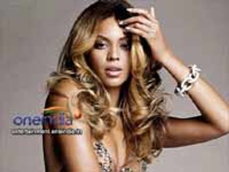 विक्टोरिया डिजाइन करेंगी नोल्स की ड्रेसेज