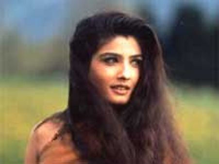 शादीशुदा अभिनेत्रियों के लिए हैं भूमिकाएं: रवीना