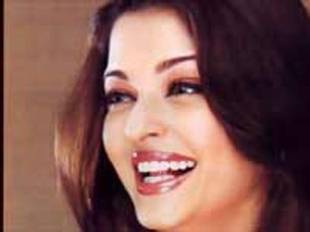 कांस में छाया ऐश्वर्या का जादू