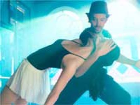 भव्यता की उड़ान है 'काइट्स'