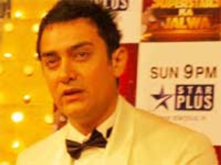 भारत में टीचर को अच्छी सैलरी नहीं मिलती : आमिर खान