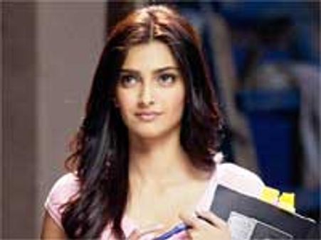 बॉलीवुड क्‍वीन नहीं बनना चाहतीं सोनम कपूर